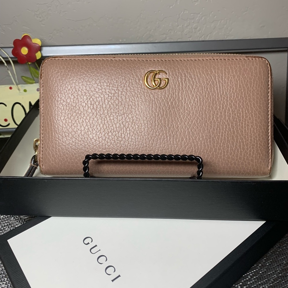 Beautiful Authentic Pre Owned Gucci Beige Leather Wallet - Picture 6 of 16